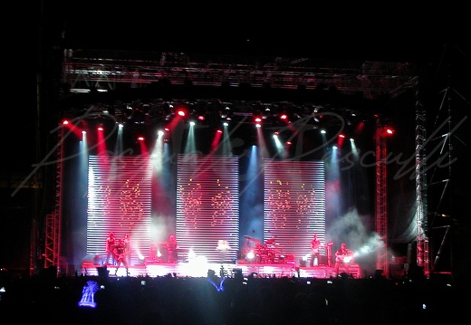 Laura Pausini - display this album Laura Pausini